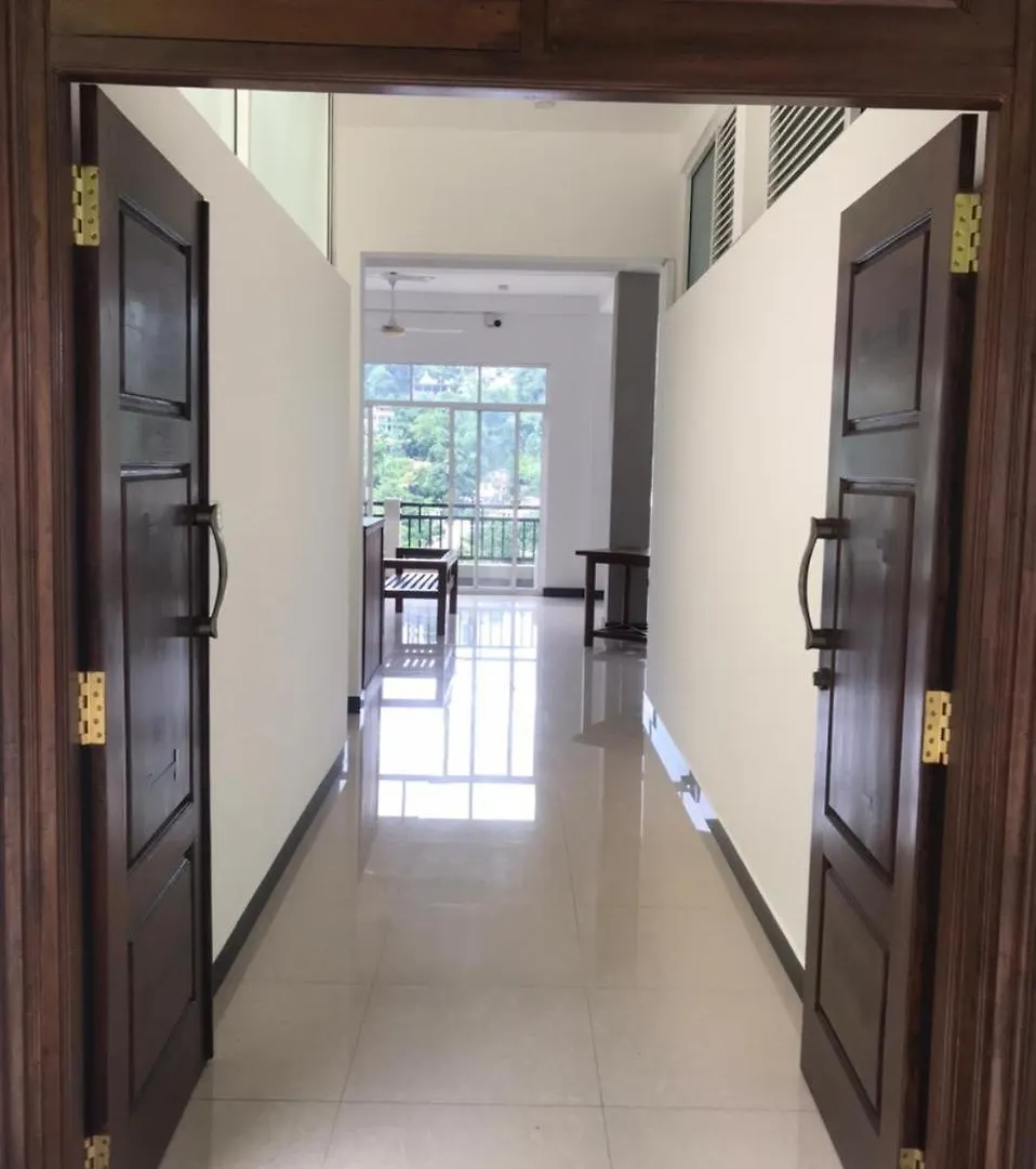 Hotel Kandy Lake Edge