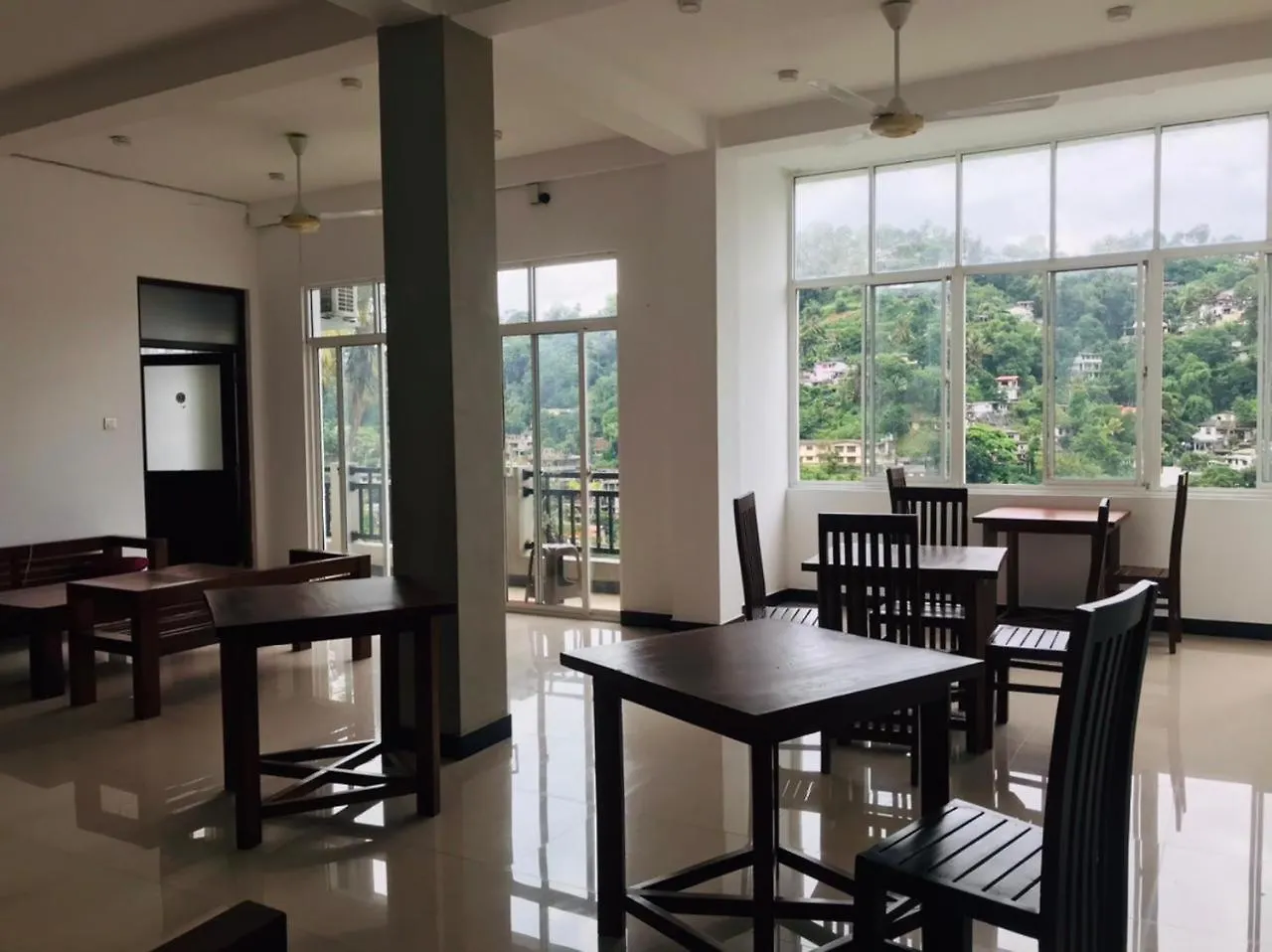 Guest house Kandy Lake Edge Hotel